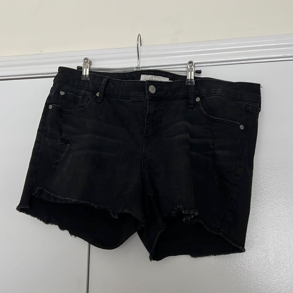 Torrid size 16 black denim cutoffs